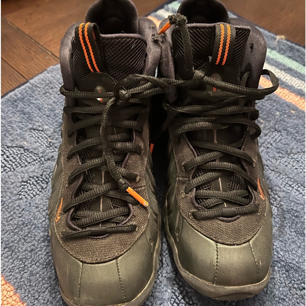 green and orange foams size 5